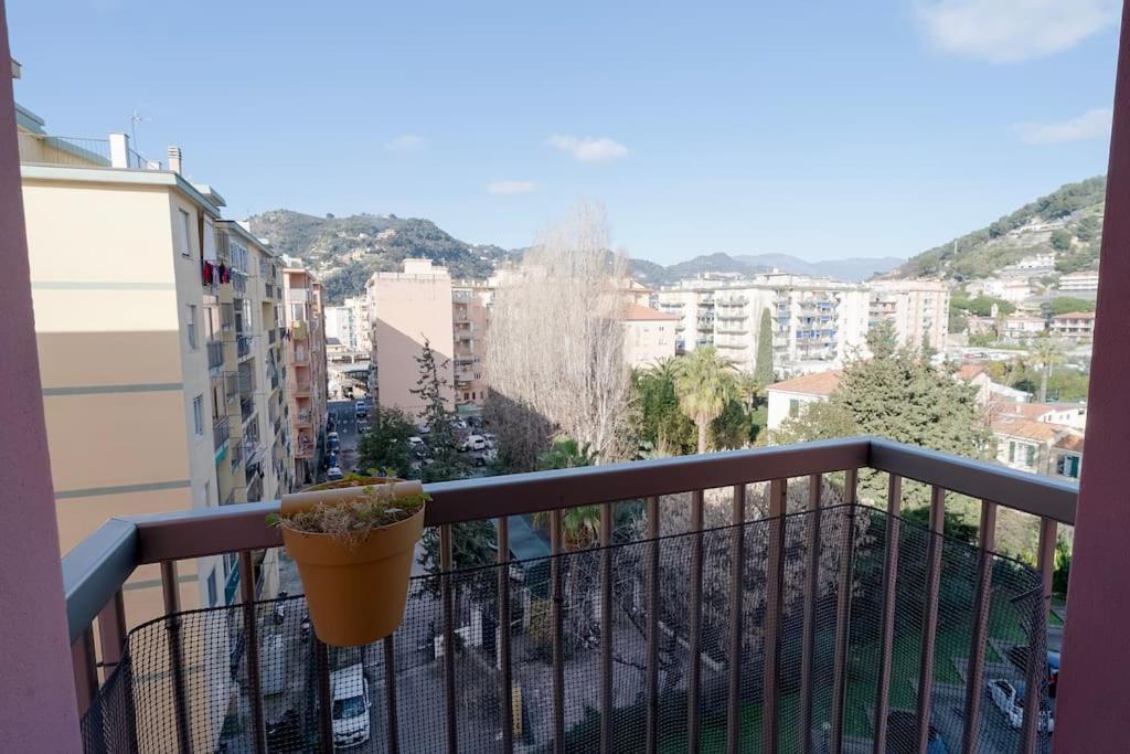 Artpartment - 2 Camere - Wifi - Garage Vallecrosia Exterior foto